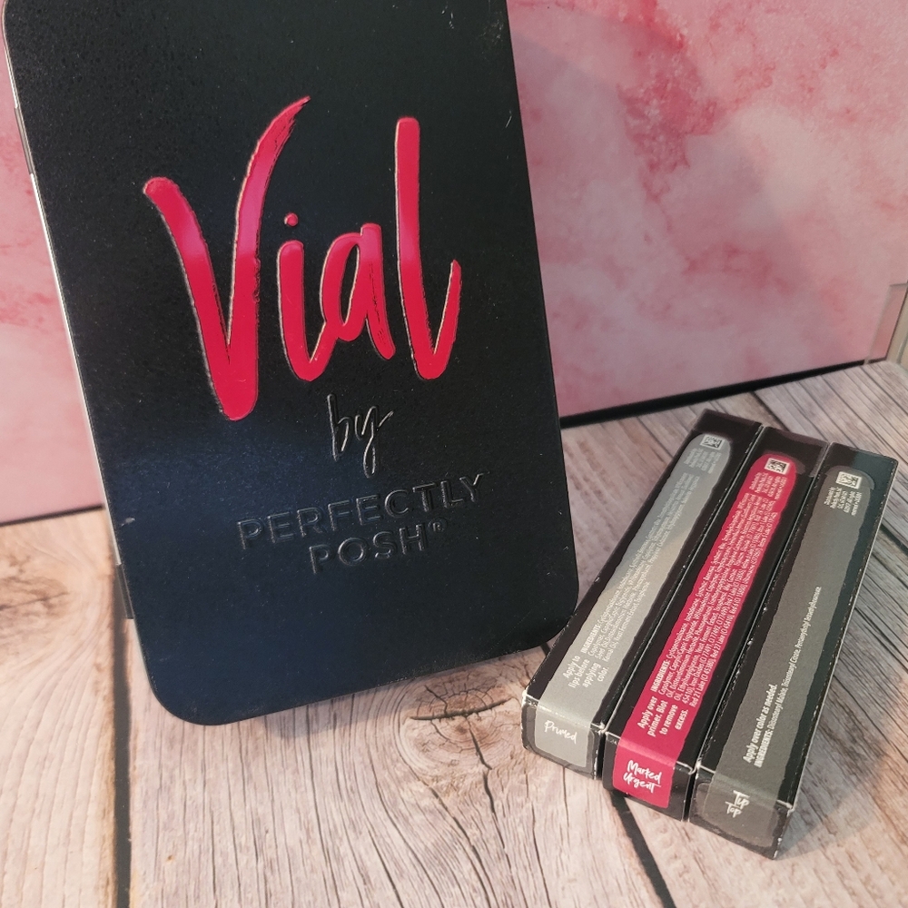 Perfectly Posh Vial Lip Set - Marked Urgent
